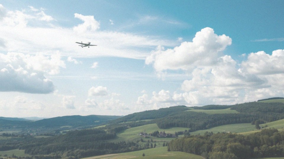 Jak zmiany wysokości wpływają na ciśnienie atmosferyczne i ucho?